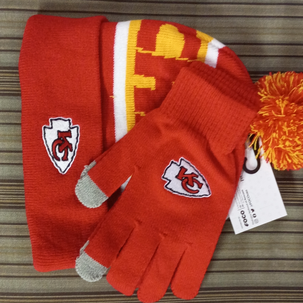 NFL Kids Red and Yellow Knit Hat and Gloves Set